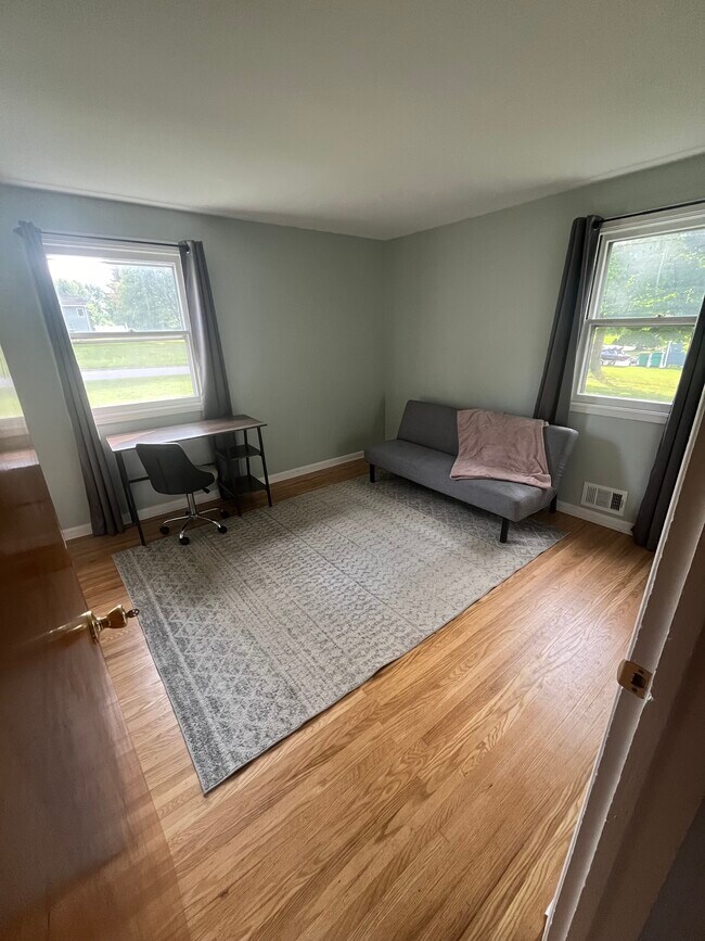 Foto del edificio - 215 Mystic Ln