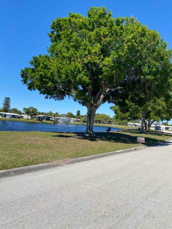 Foto del edificio - 8775 20th St