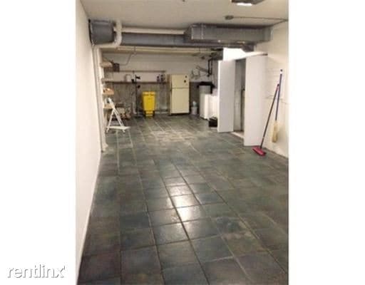Building Photo - 471 Arsenal St