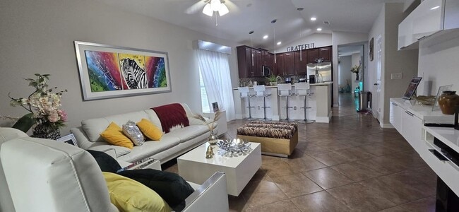Foto del edificio - 2243 Napone Ln