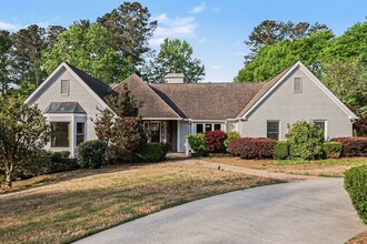 Building Photo - 385 Dogwood Trail