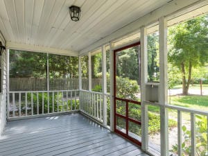 Building Photo - 625 S May St