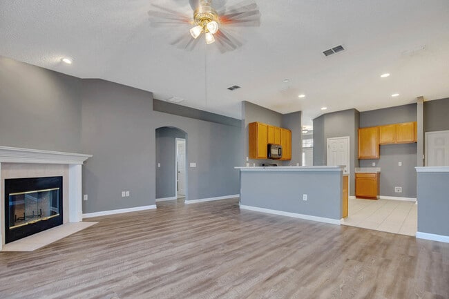 Building Photo - 10068 Garden Lake Ct