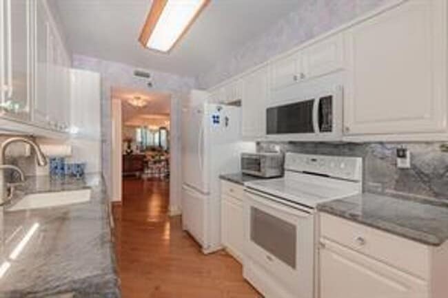 Foto del edificio - 3598 Yacht Club Dr