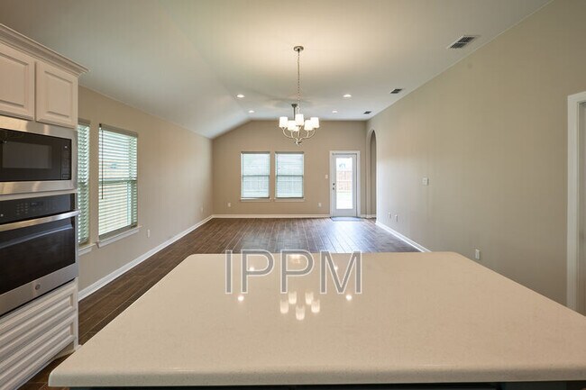 Foto del edificio - 2506 Cove Real Dr