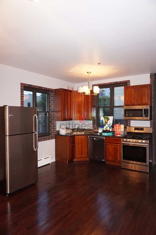 Building Photo - 54 16th St