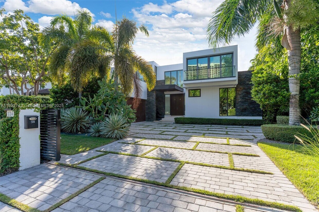 Foto principal - 124 Park Dr