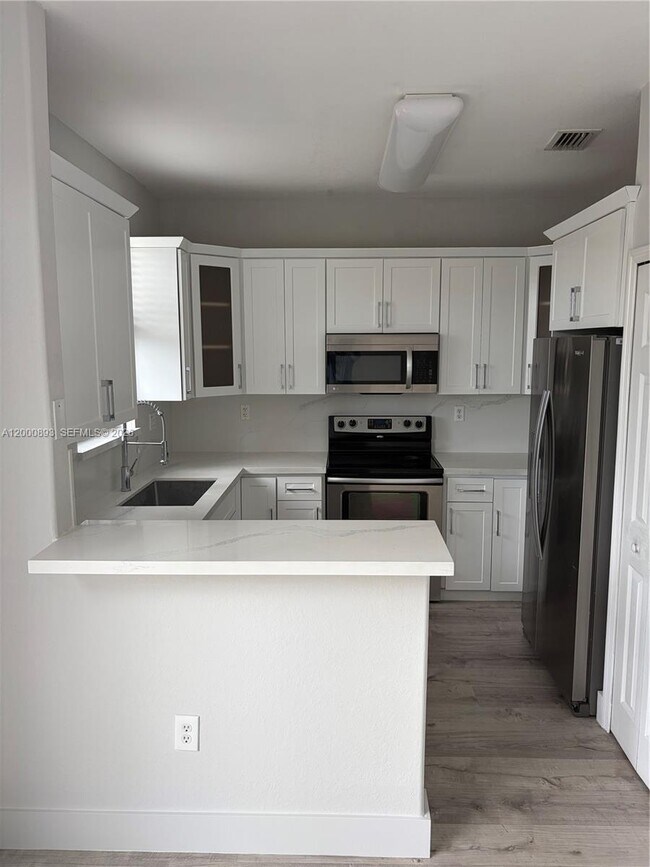 Foto del edificio - 10947 NW 79th St