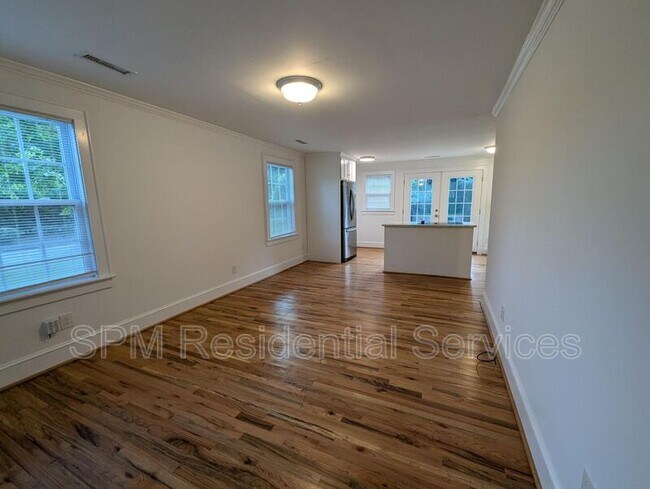 Foto del edificio - 10 Barnard Dr