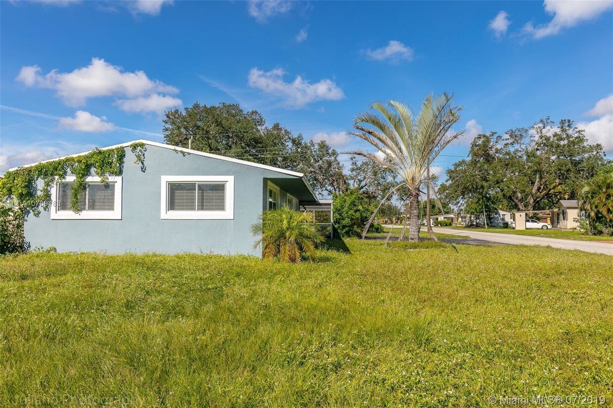 6901 SW 12th St, Pembroke Pines, FL 33023 House for Rent in Pembroke Pines, FL