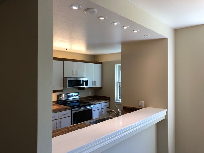 Foto del edificio - 1616 SW Harbor Way