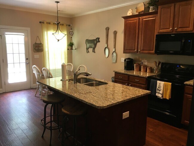 Building Photo - Canterbury Farms - Grovetown!