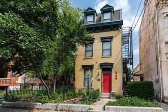 Building Photo - 434 Elizabeth St