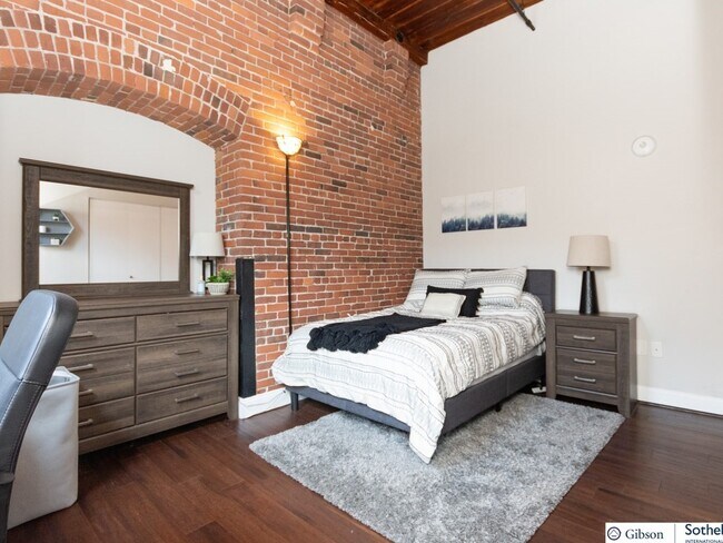 Foto del edificio - 326 W 2nd St