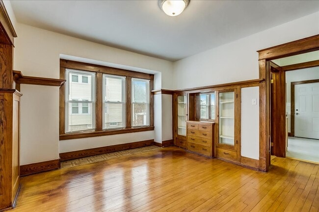 Dining room - 1703 W Custer Ave