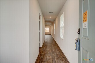 Building Photo - 121 Roanwood Dr