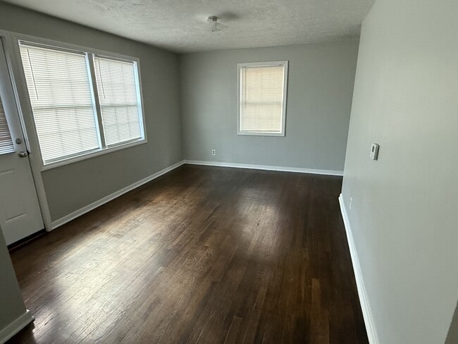 Building Photo - 59 Elmhurst Cir