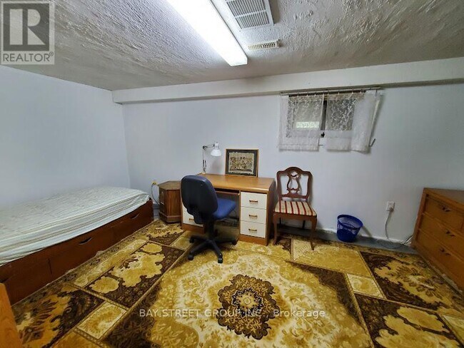 Photo du bâtiment - 73 Regatta Crescent