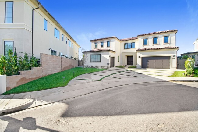 Building Photo - 5 Bedroom, 6 Bathroom Porter Ranch Toll Br...