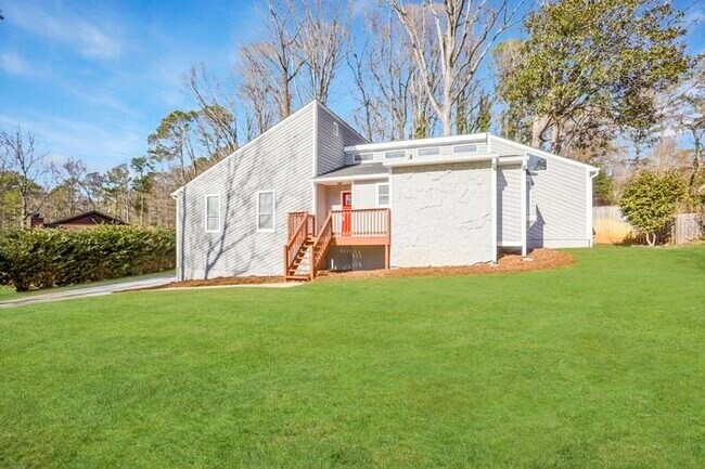 Building Photo - 5239 Rockbridge Dr