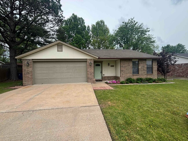 Building Photo - 674 Bloomfield St