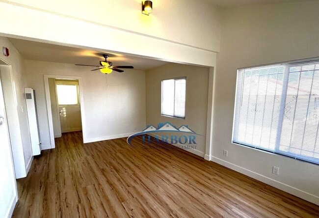 Foto del edificio - 1072 W 21st St