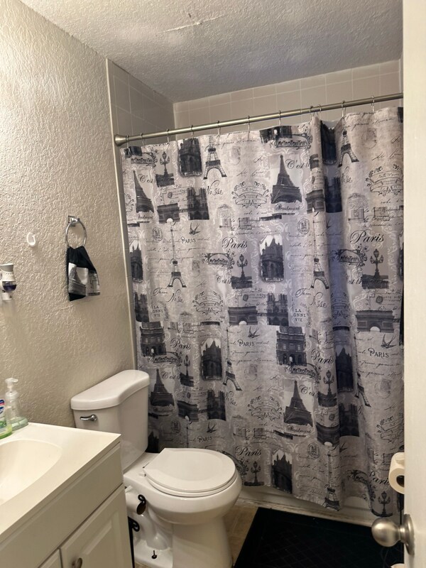 Foto del edificio - 4848 Mississippi Ct