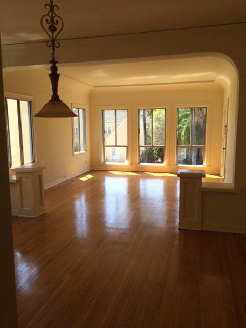 Primary Photo - 370 N Ogden Dr