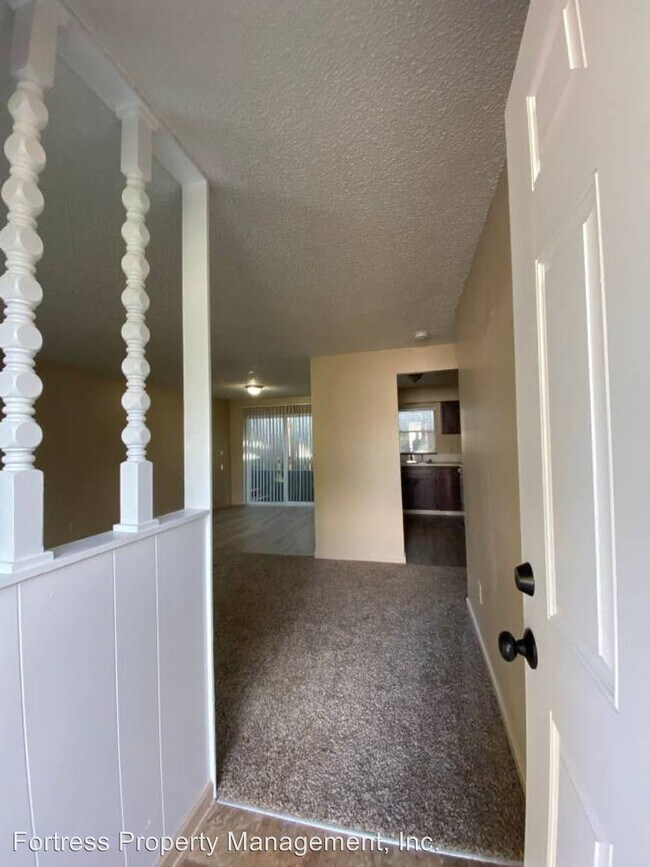 Foto del edificio - 1125-1131 NE 162nd Ave