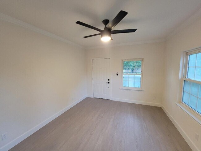 Building Photo - 4505 Kress St