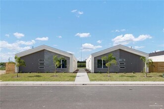 Building Photo - 15 Mockingbird Rd