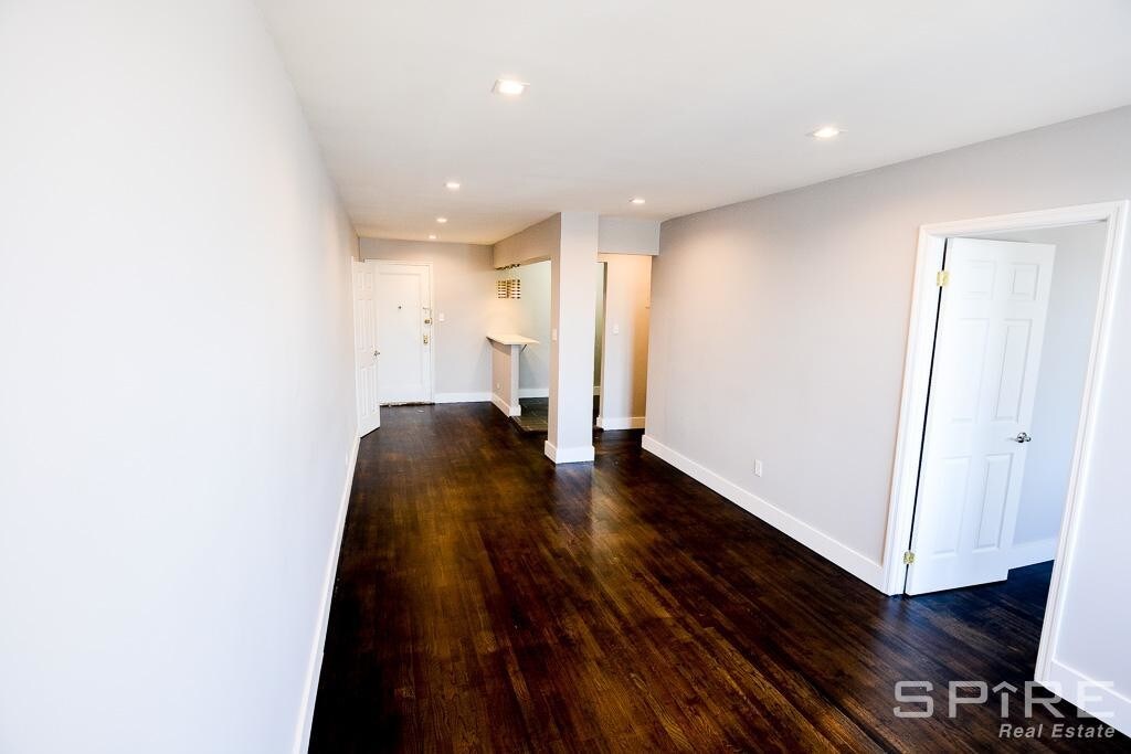 Foto principal - 2425 Nostrand Ave