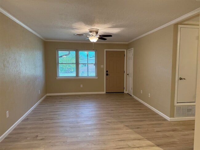 Building Photo - 4702 SE Drexel Dr