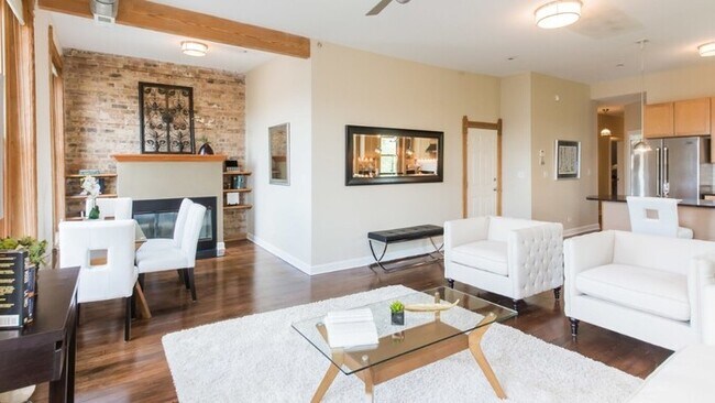 Foto del edificio - 1925 W Division St