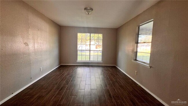 Foto del edificio - 10 Tulipan Dr