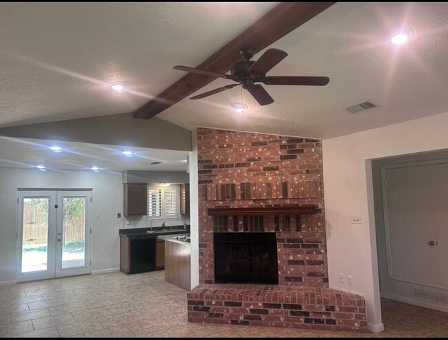 Building Photo - 4410 St Andrews Dr