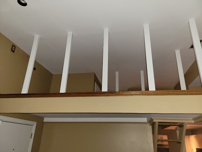 Loft - 97 Tompkins Cir