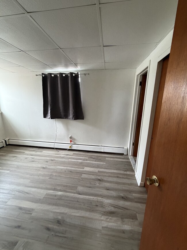 Building Photo - 322 Loney St