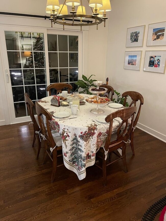 Foto del edificio - 2505 Duxbury Pl