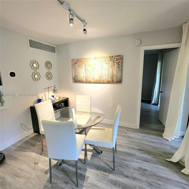 Foto del edificio - 20240 NE 3rd Ct