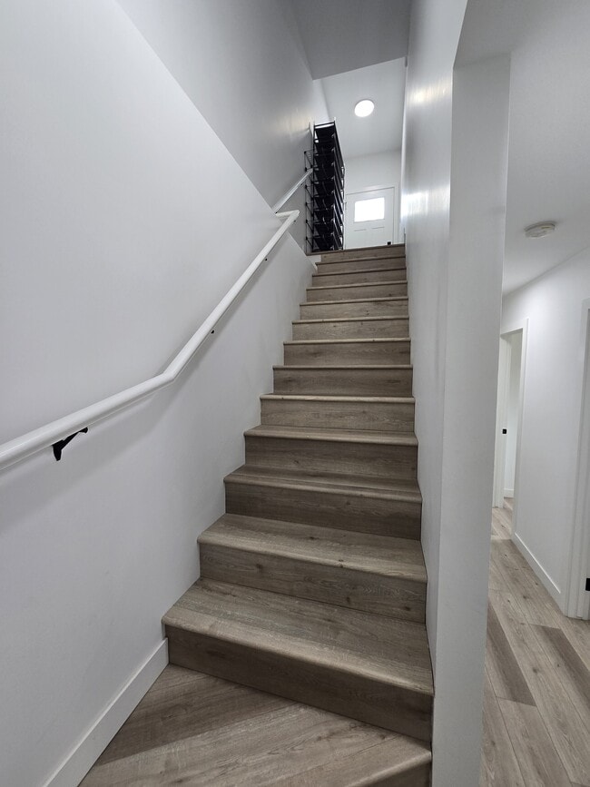 Building Photo - 504 Beaverbrook St