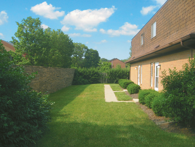 Building Photo - Brooksedge Townhomes