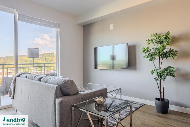 Building Photo - 210 E Green St