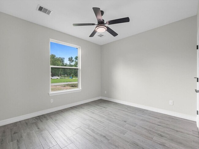 Building Photo - 14606 Half Cir