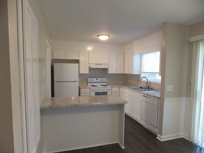 Foto del edificio - 9023 Mahogany Row SE