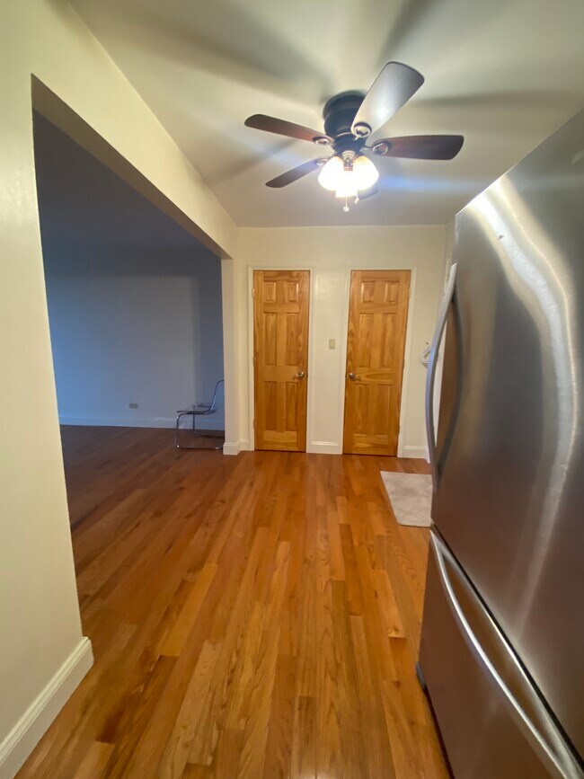Foto del edificio - 3165 Nostrand Ave