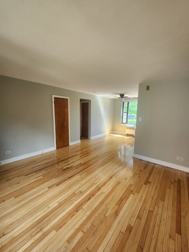 Foto del edificio - 7379 N Winchester Ave