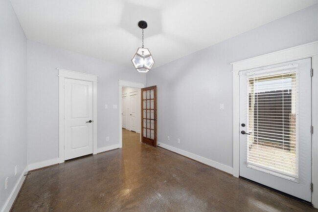 Foto del edificio - 5524 Larkin St