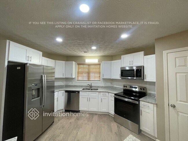 Foto del edificio - 135 Long Creek Dr