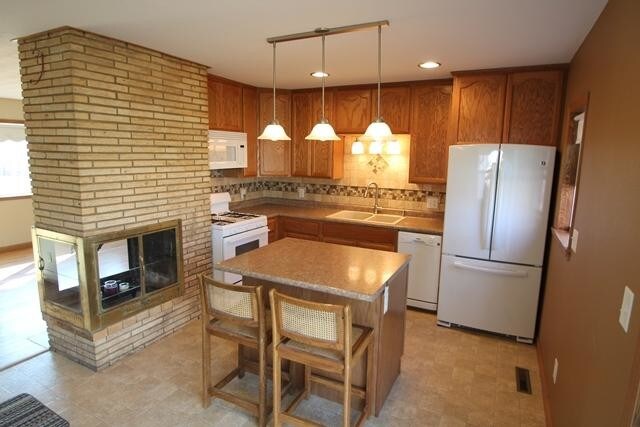 Primary Photo - 1555 Gervais Ave